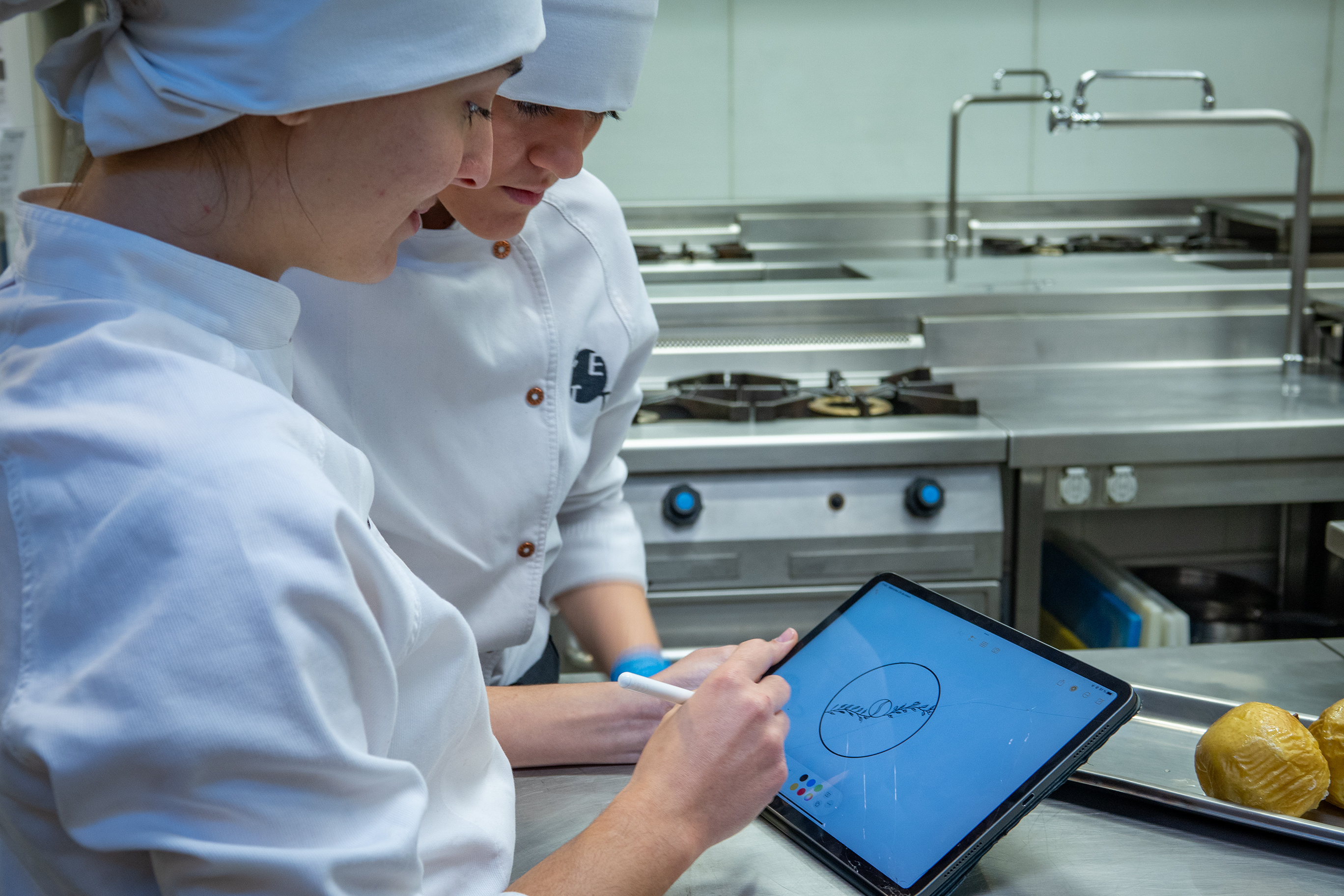 Fotografía de: Oatspresso, el producto elaborado por estudiantes del CETT, ha obtenido el segundo premio en Ecotrophelia España. | CETT